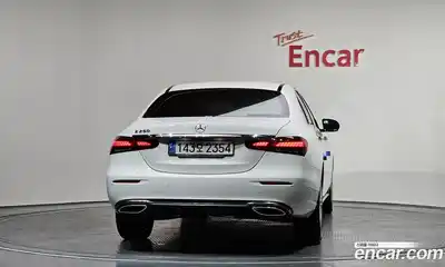 Mercedes-Benz E-Class 2022 2.0 гидро, миниатюра 4