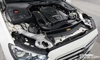 Mercedes-Benz E-Class 2022 2.0 гидро, миниатюра 6
