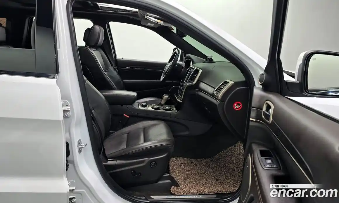 Jeep Cherokee 2016 3.0 гидро в Москве № 318258, фото 10