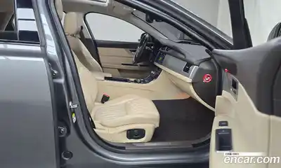 Jaguar XF 2017 2.0 гидро в Москве № 320087, миниатюра 11