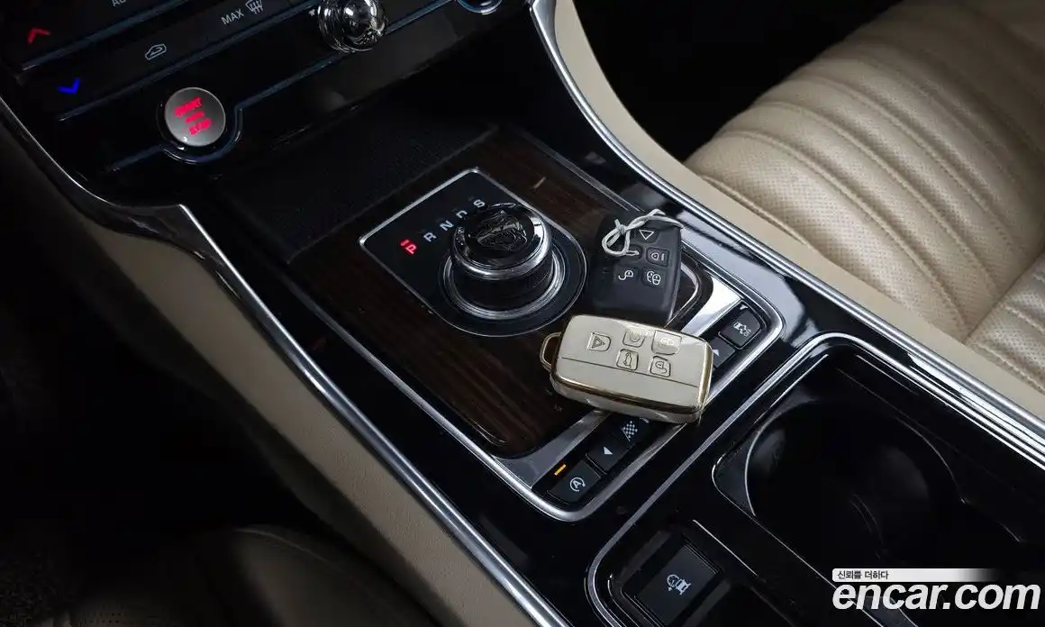 Jaguar XF 2017 2.0 гидро в Москве № 320087, фото 9