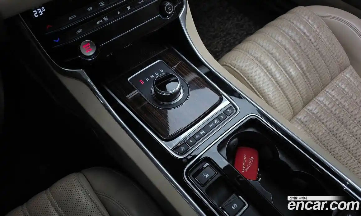 Jaguar XF 2016 2.0 гидро в Москве № 335818, фото 9