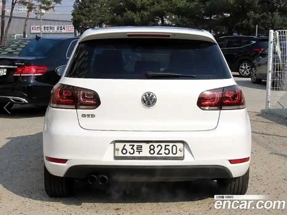 Volkswagen Golf 2011 2.0 гидро в Москве № 472579, фото 4