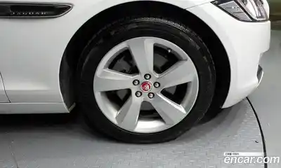 Jaguar XF 2018 2.0 гидро в Москве № 500232, миниатюра 5