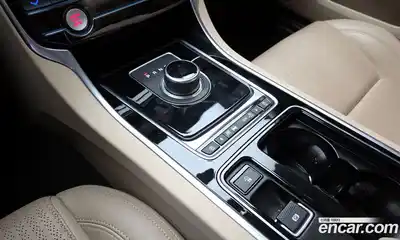 Jaguar XF 2018 2.0 гидро в Москве № 500232, миниатюра 9