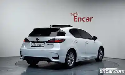 Lexus CT200h 2016 1.8 гидро в Москве № 628659, миниатюра 2