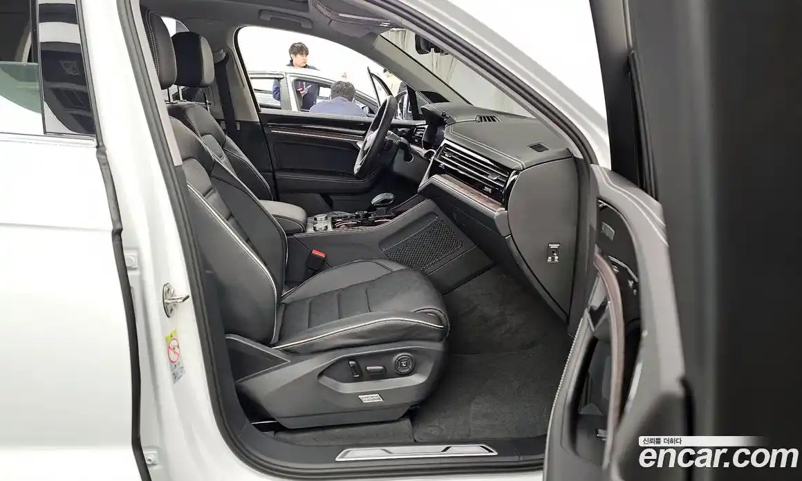 Volkswagen Touareg 2025 3.0 гидро в Москве № 628812, фото 11