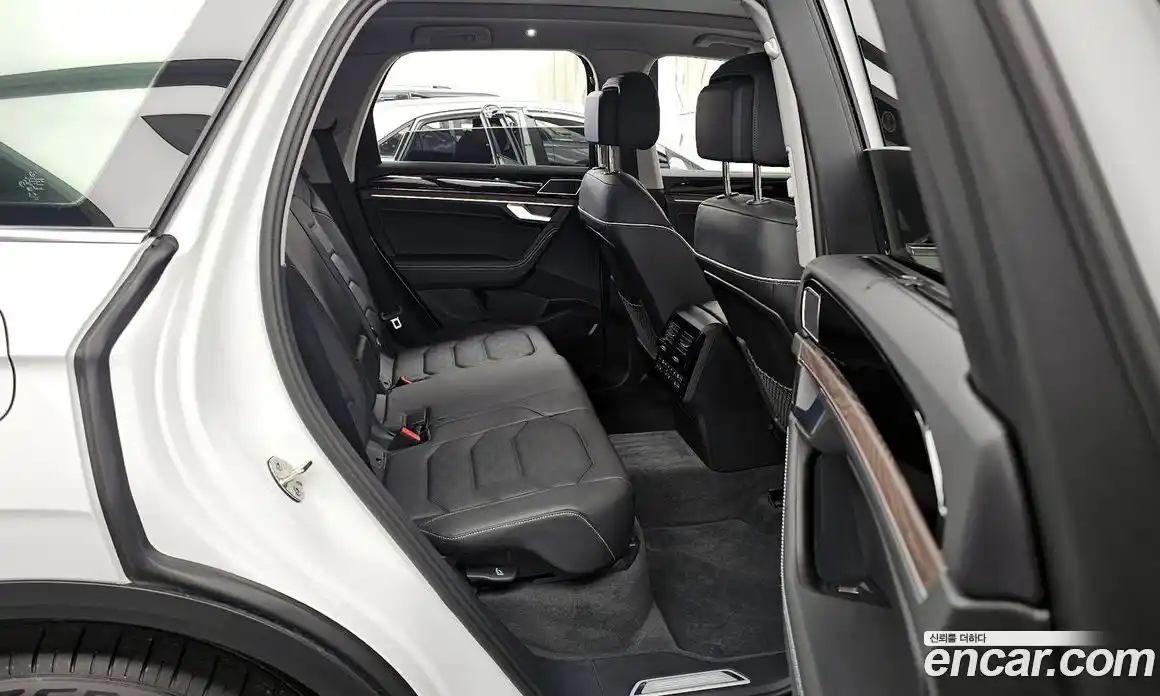 Volkswagen Touareg 2025 3.0 гидро в Москве № 628812, фото 12