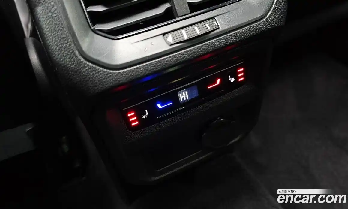 Volkswagen Tiguan 2022 2.0 гидро в Москве № 628965, фото 17