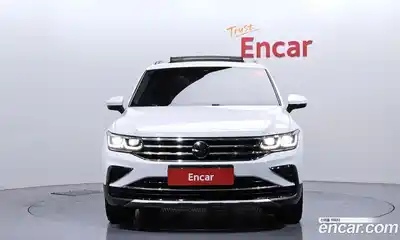 Volkswagen Tiguan 2022 2.0 гидро в Москве № 628965, миниатюра 3