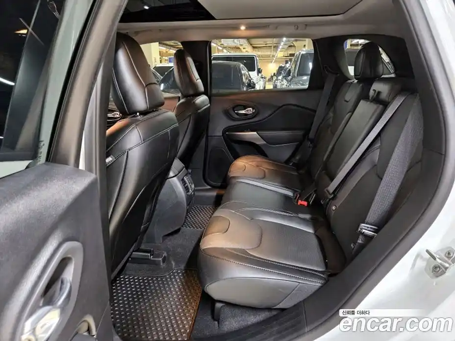 Jeep Cherokee 2022 2.4 гидро в Москве № 725361, фото 11