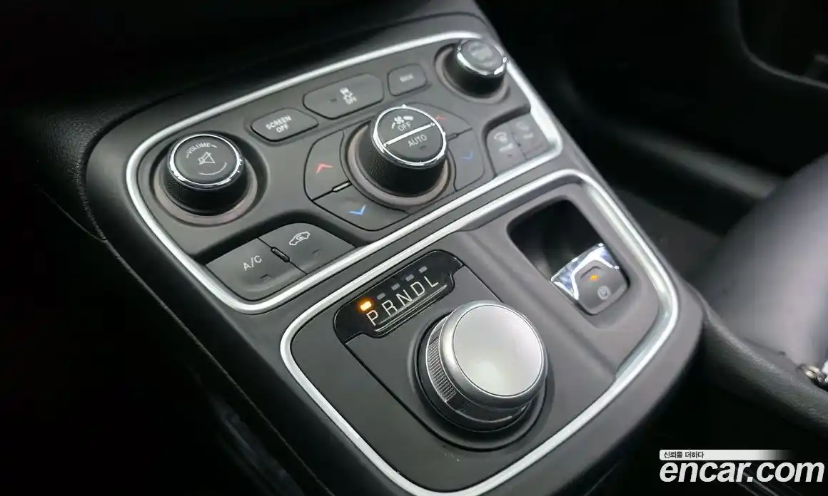 Chrysler 200 2015 2.4 гидро в Москве № 761342, фото 9