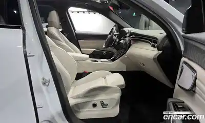 Maserati Grecale 2023 2.0 гидро в Москве № 827322, миниатюра 11