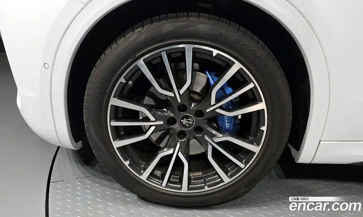 Maserati Grecale 2023 2.0 гидро в Москве № 827322, фото 5