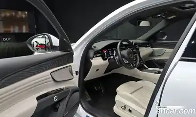 Maserati Grecale 2023 2.0 гидро в Москве № 827322, миниатюра 10