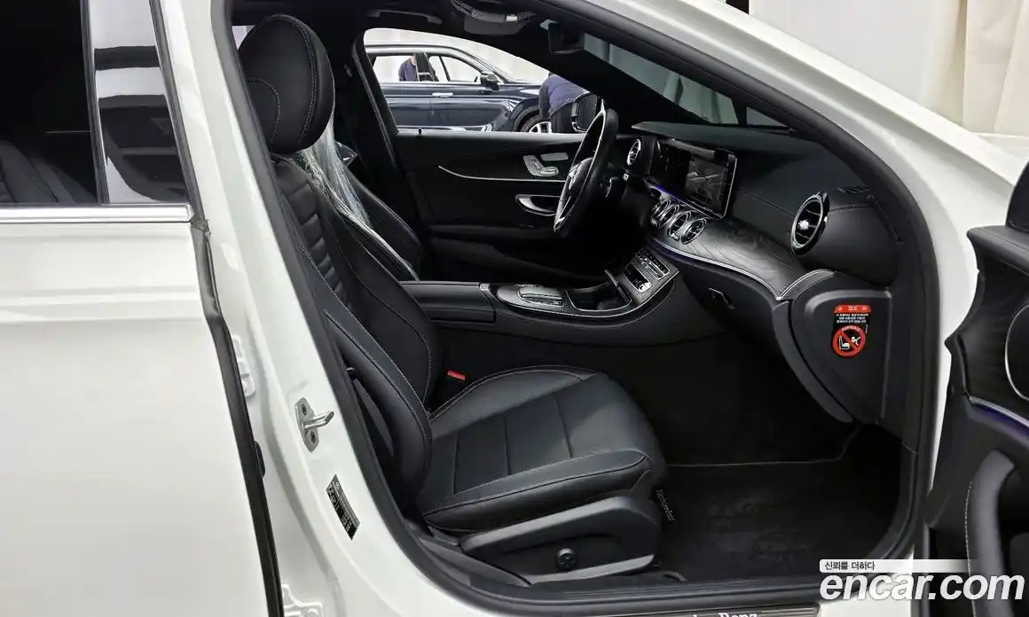 Mercedes-Benz E-Class 2022 2.0 гидро, фото 11