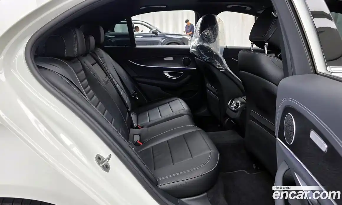 Mercedes-Benz E-Class 2022 2.0 гидро, фото 12