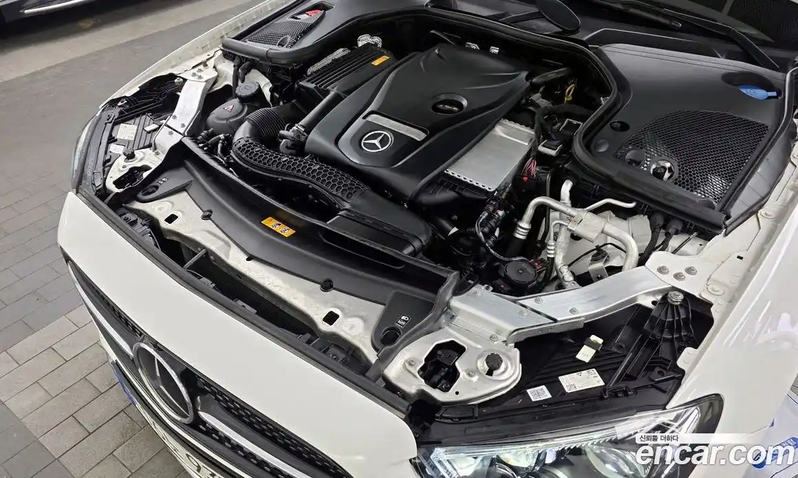 Mercedes-Benz E-Class 2022 2.0 гидро, фото 6