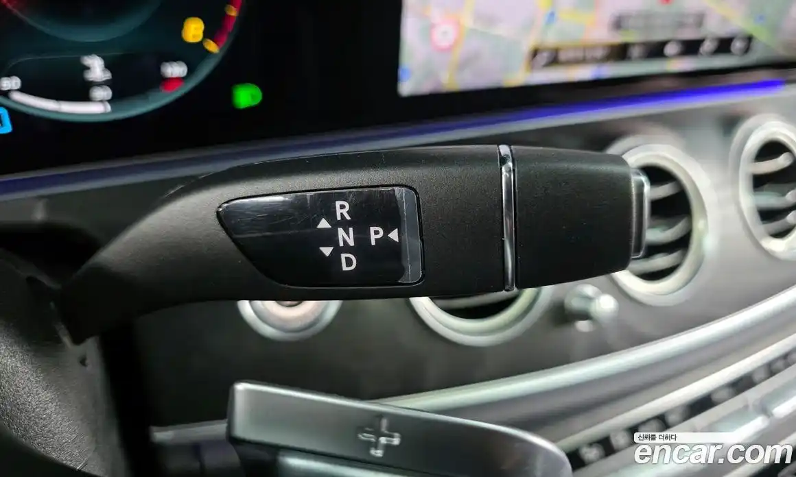 Mercedes-Benz E-Class 2022 2.0 гидро, фото 9