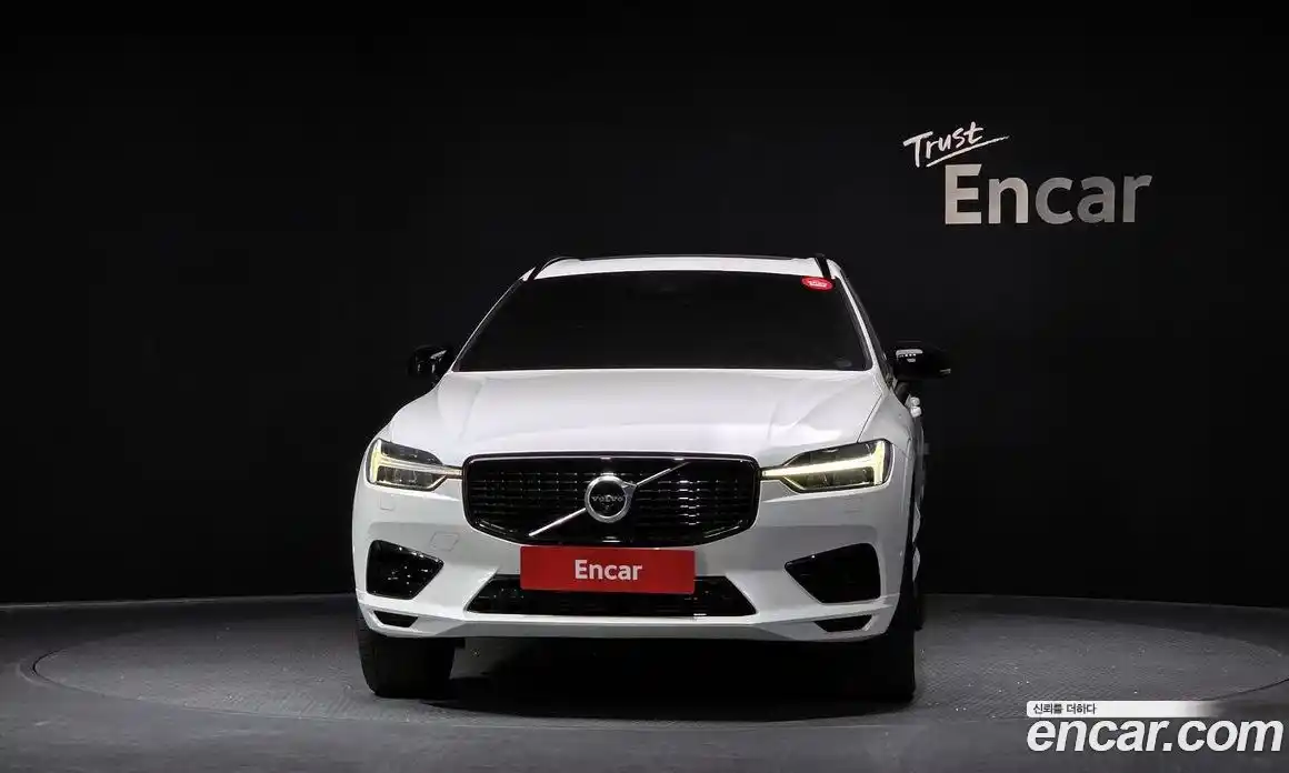 Volvo XC60 2021 2.0 гидро в Москве № 894326, фото 3