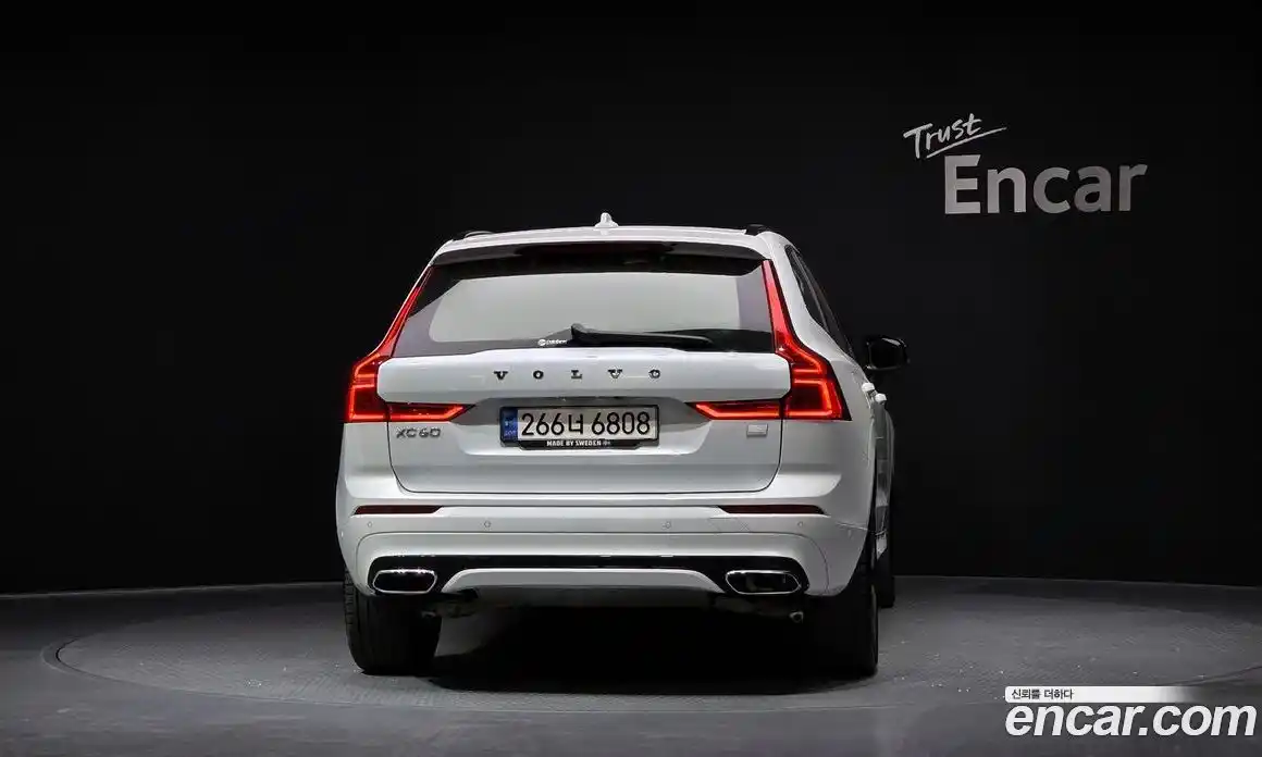 Volvo XC60 2021 2.0 гидро в Москве № 894326, фото 4