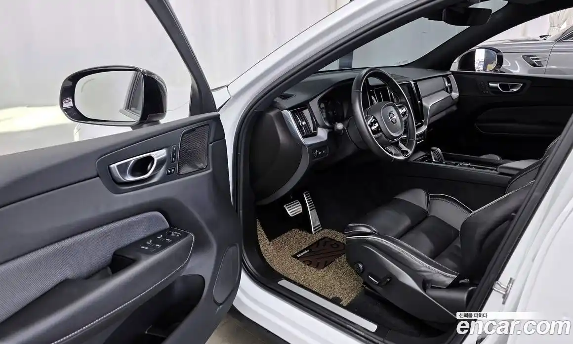 Volvo XC60 2021 2.0 гидро в Москве № 894326, фото 10