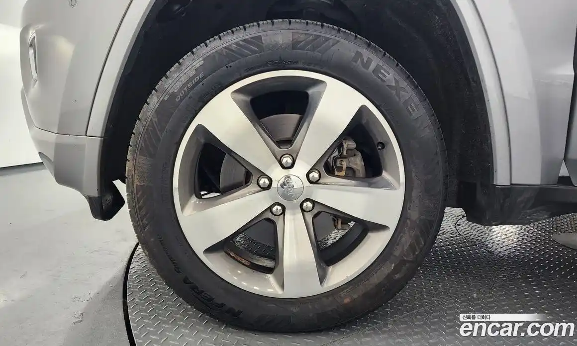 Jeep Cherokee 2014 3.0 гидро в Москве № 896548, фото 5