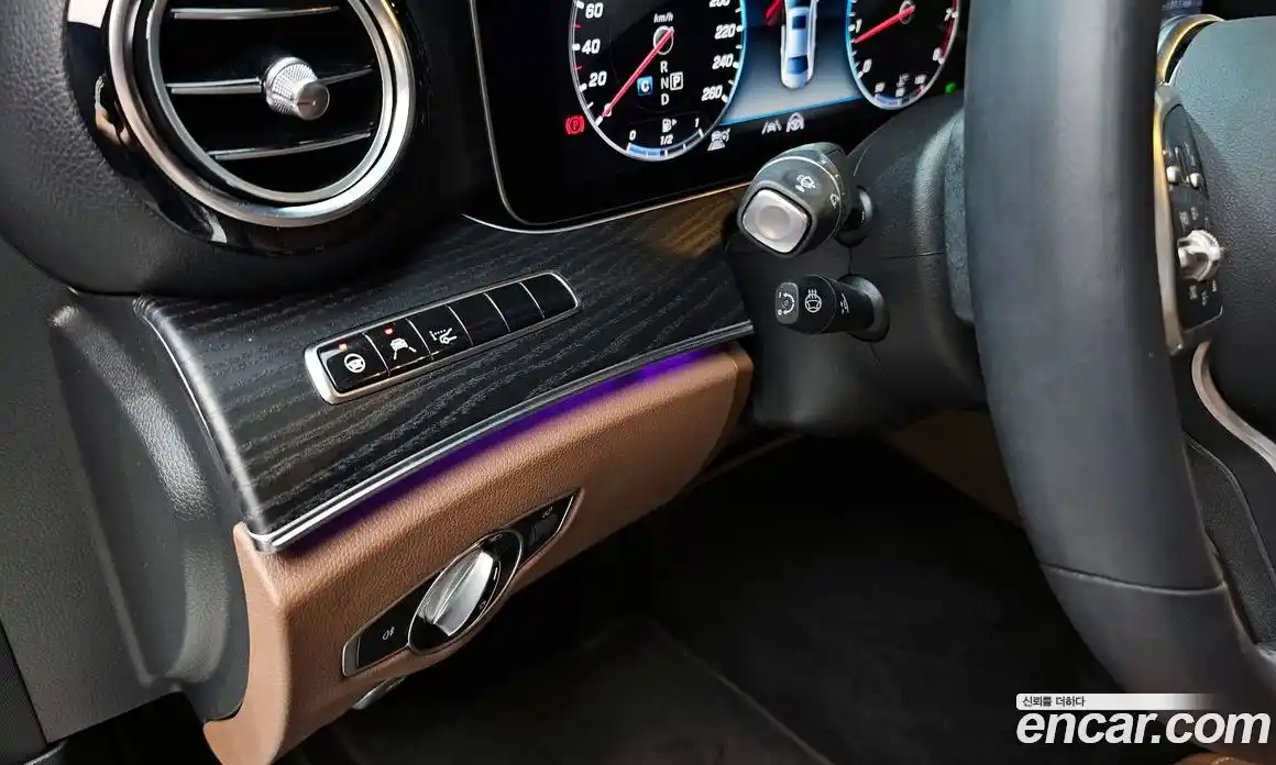 Mercedes-Benz E-Class 2020 2.0 гидро, фото 16