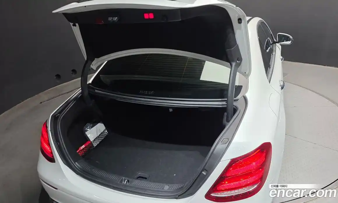 Mercedes-Benz E-Class 2020 2.0 гидро, фото 20