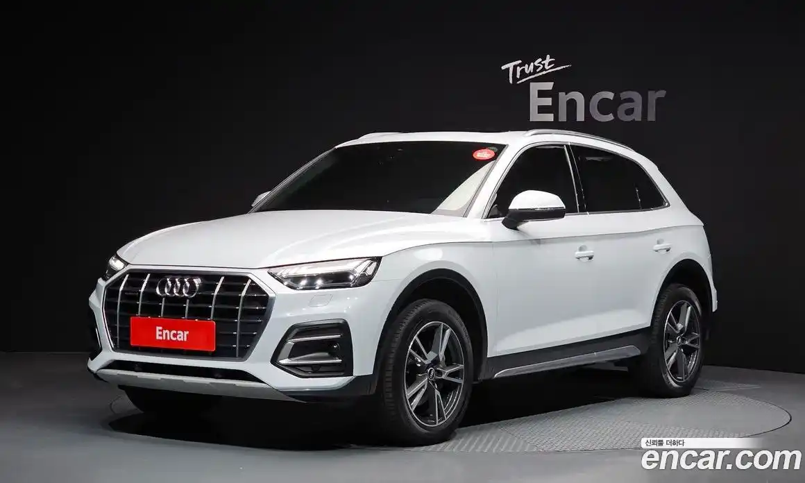 Audi Q5 2021 2.0 Автомат в Москве № 1007387, фото 1