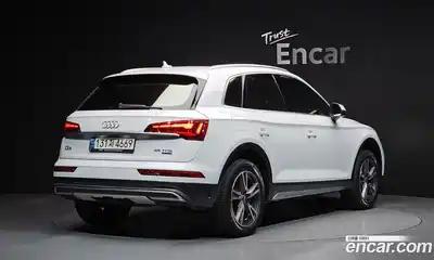 Audi Q5 2021 2.0 Автомат в Москве № 1007387, миниатюра 2
