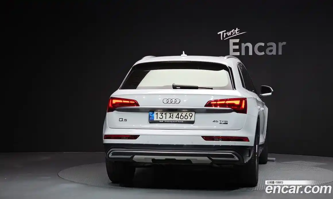 Audi Q5 2021 2.0 Автомат в Москве № 1007387, фото 4