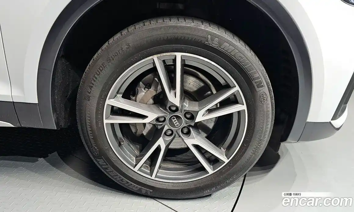 Audi Q5 2021 2.0 Автомат в Москве № 1007387, фото 5