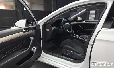 Volkswagen Passat 2022 2.0 гидро в Москве № 1014625, миниатюра 10