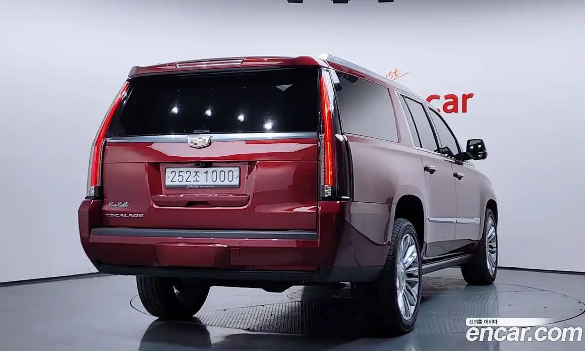 Cadillac Escalade 2017 6.2 гидро в Москве № 1016000, фото 2