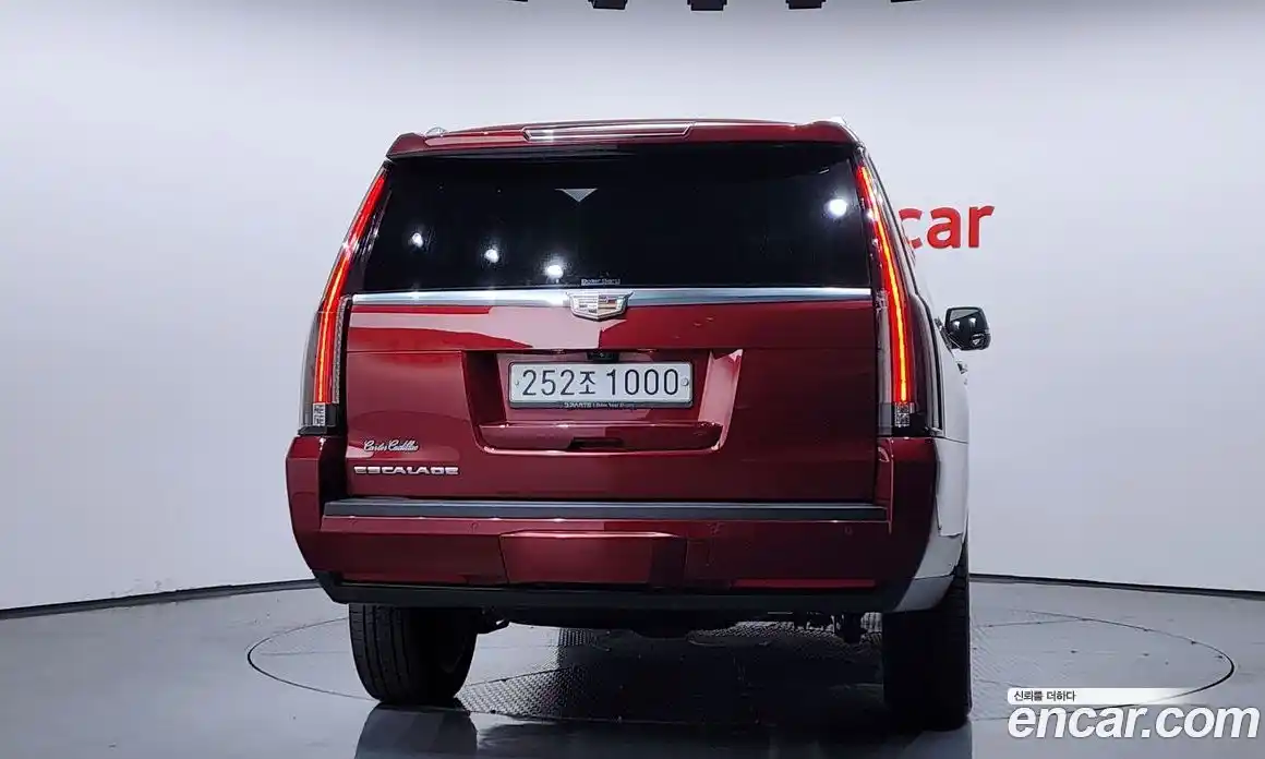 Cadillac Escalade 2017 6.2 гидро в Москве № 1016000, фото 4