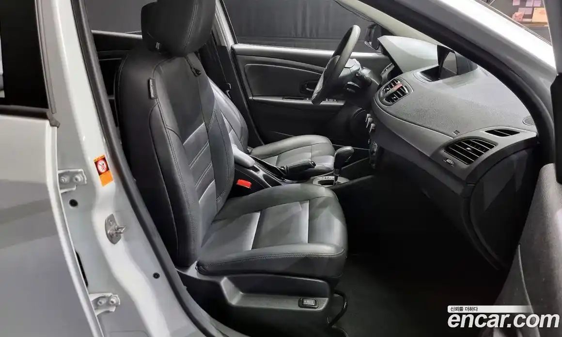 Renault SM3 2019 1.6 гидро в Москве № 148053, фото 12