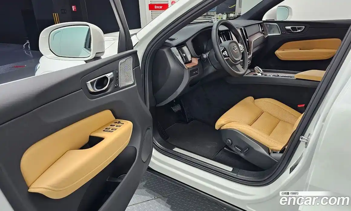 Volvo XC60 2024 2.0 гидро в Москве № 164218, фото 11