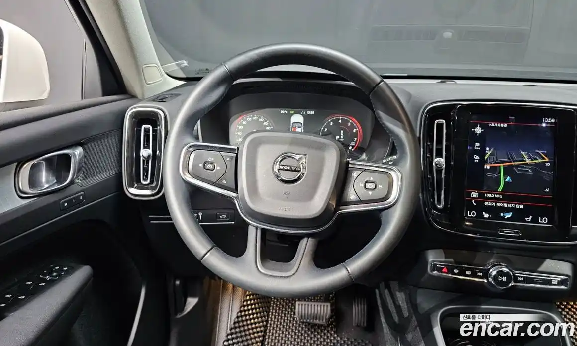 Volvo XC40 2018 2.0 гидро в Москве № 164501, фото 13