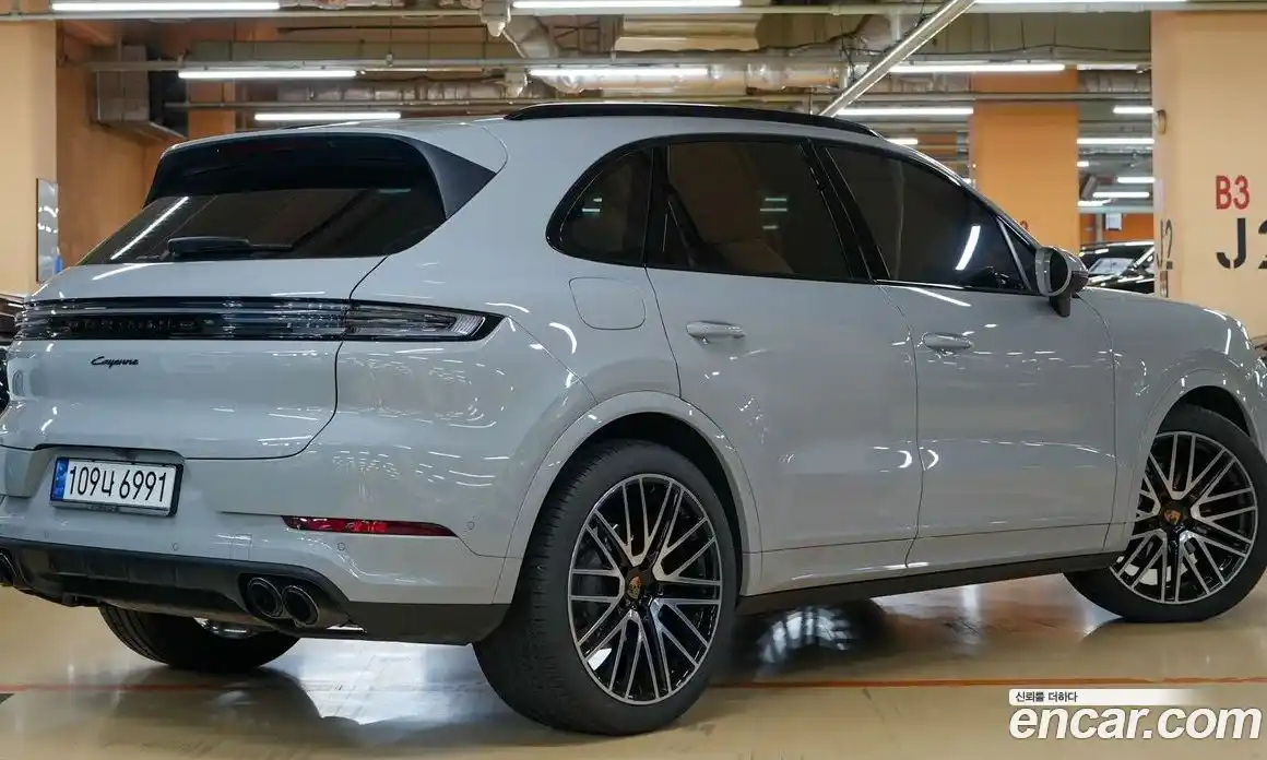 Porsche Cayenne 2023 3.0 гидро в Москве № 165018, фото 2