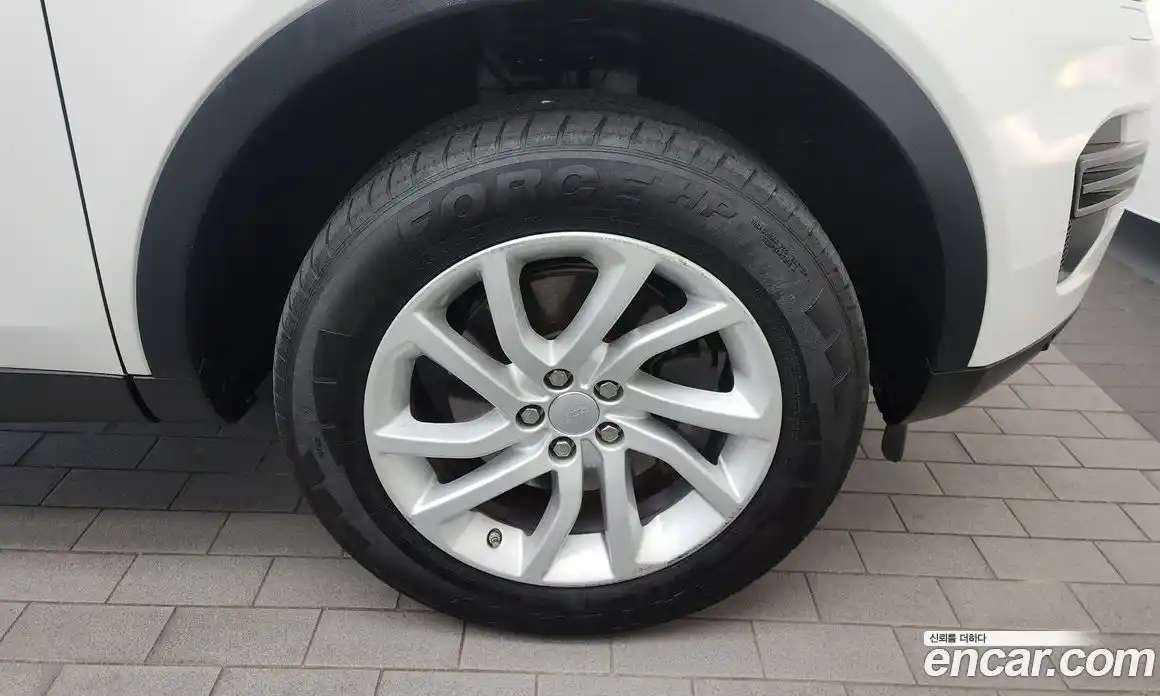 Land Rover Discovery Sport 2017 2.0 гидро в Москве № 166355, фото 5