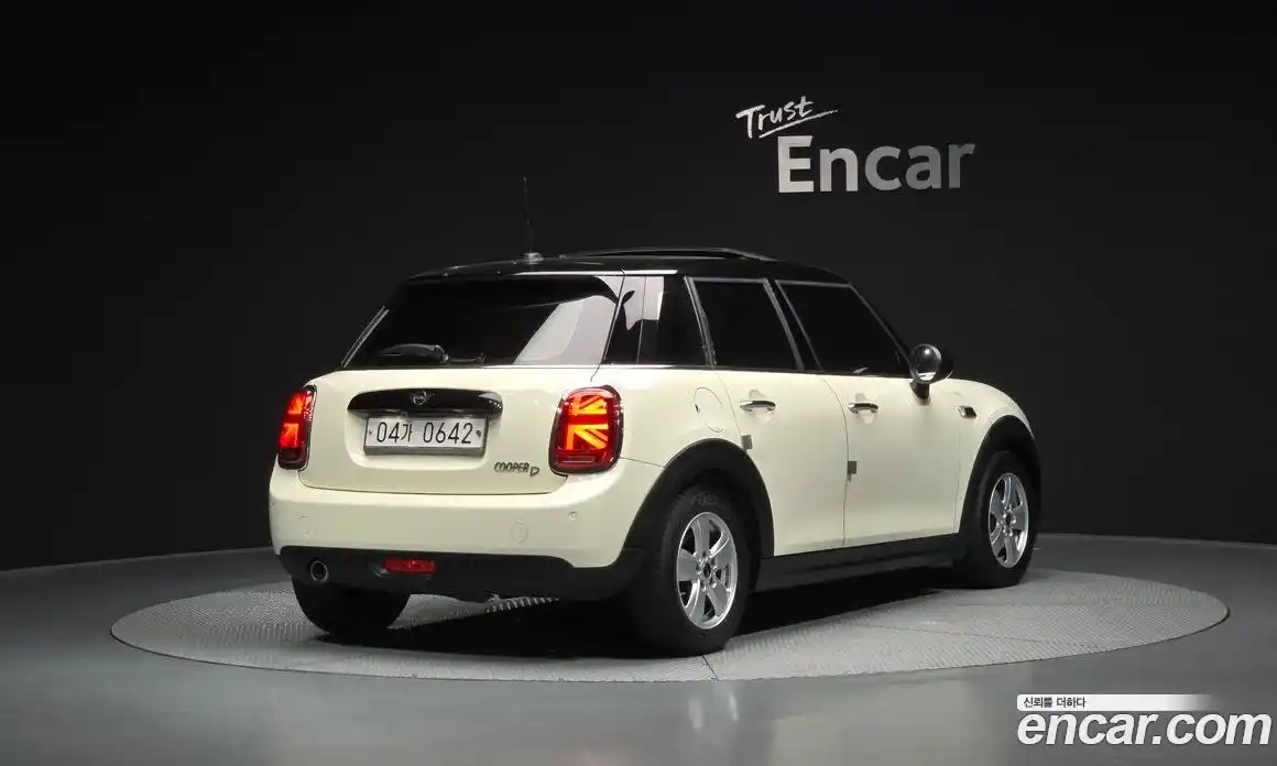 Mini Cooper 2015 1.5 гидро в Москве № 167191, фото 2
