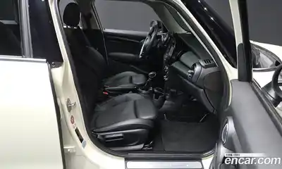 Mini Cooper 2015 1.5 гидро в Москве № 167191, миниатюра 10