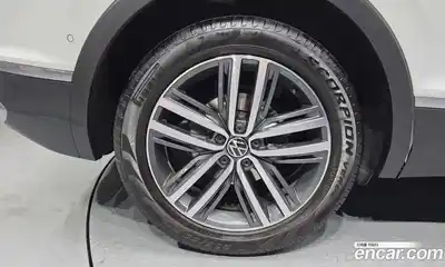 Volkswagen Tiguan 2022 2.0 гидро в Москве № 168476, миниатюра 5