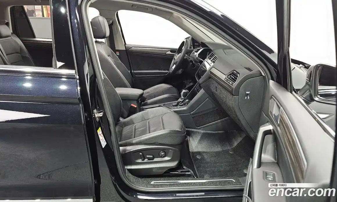 Volkswagen Tiguan 2022 2.0 гидро в Москве № 168721, фото 11