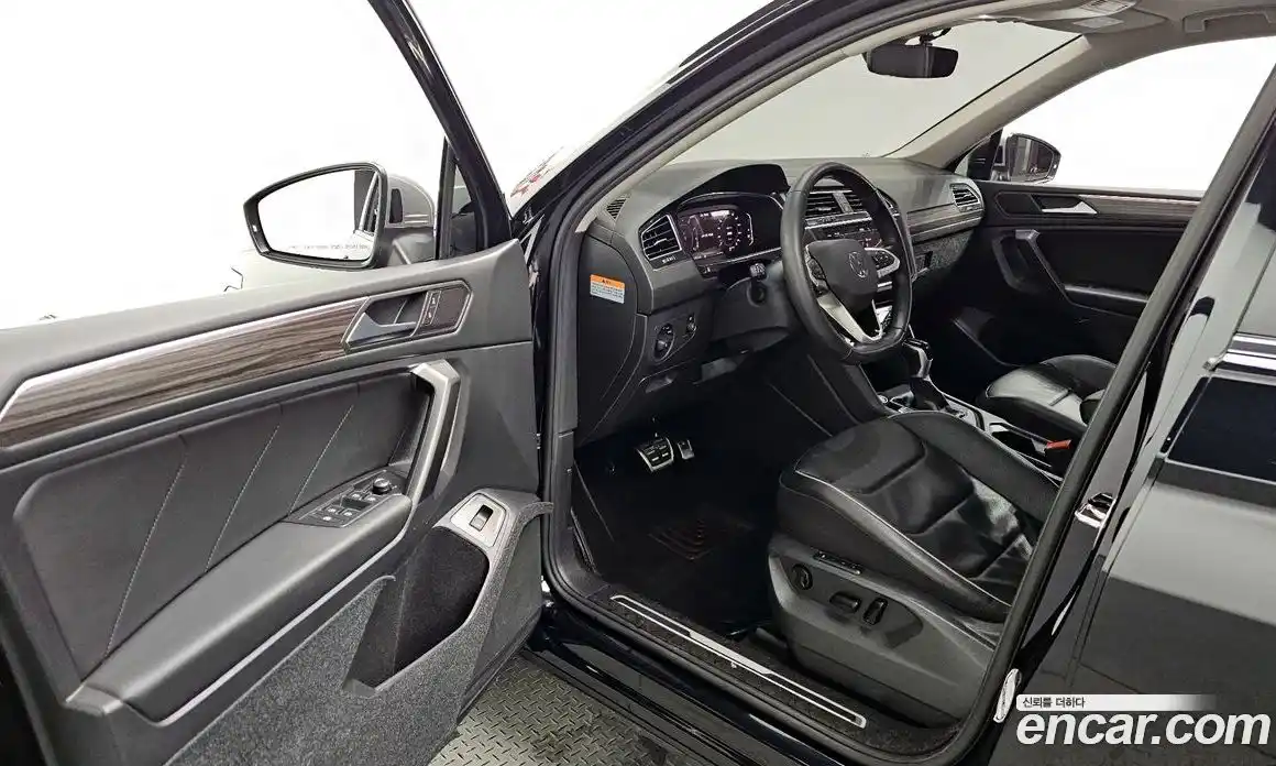 Volkswagen Tiguan 2022 2.0 гидро в Москве № 168721, фото 10