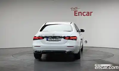 Mercedes-Benz E-Class 2022 2.0 гидро, миниатюра 3