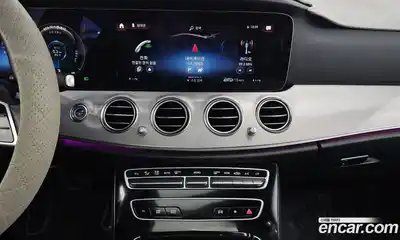 Mercedes-Benz E-Class 2021 2.0 гидро, миниатюра 12