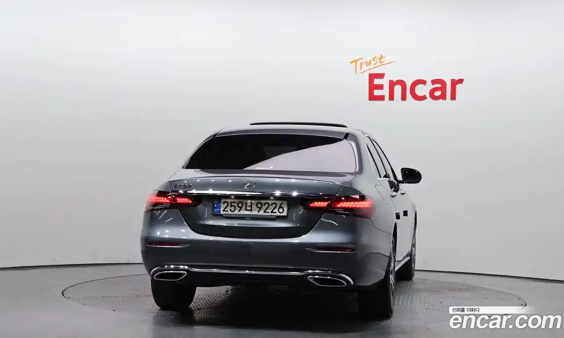 Mercedes-Benz E-Class 2021 2.0 гидро, фото 4