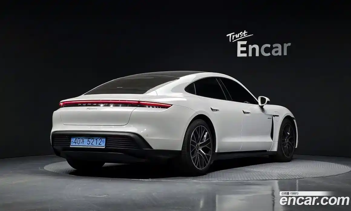 Porsche Taycan 2023 0.1 гидро в Москве № 197153, фото 2